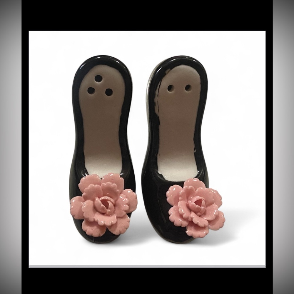 Vintage Black High Heel Shoes Pink Flower Salt Pepper Ceramic Shakers #7869